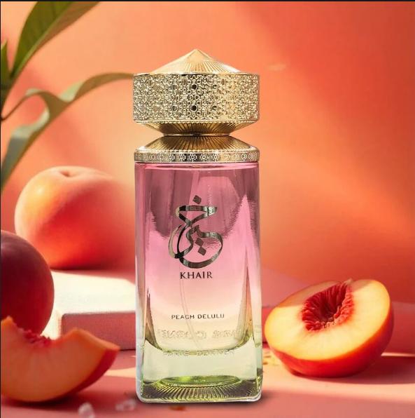 Khair Perfume Khair Peach Delulu EDP para Mujeres 100 ml de Paris Corner Fragancia Floral y Frutal
