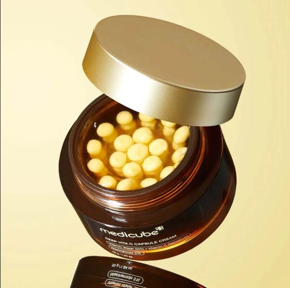 Medicube Crema Facial Iluminadora Deep Vita C Capsule Cream 55 gr con Agua de Vitamina 50% y Derivados de Vitamina C